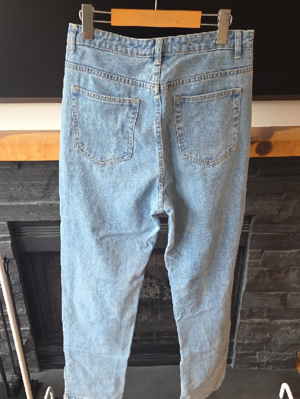 PrettyLittleThing Ripped Jeans - Picture 8 of 10